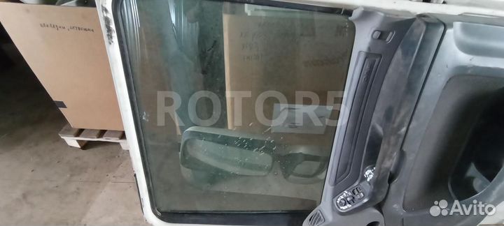Стекло двери правой DAF XF 106 2015