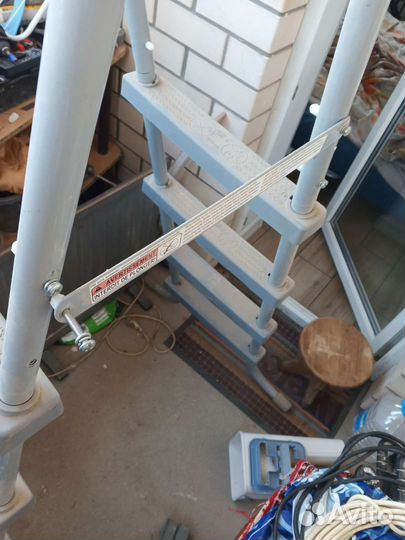 Лестница для бассейна