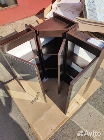 Шкафчик угловой новый