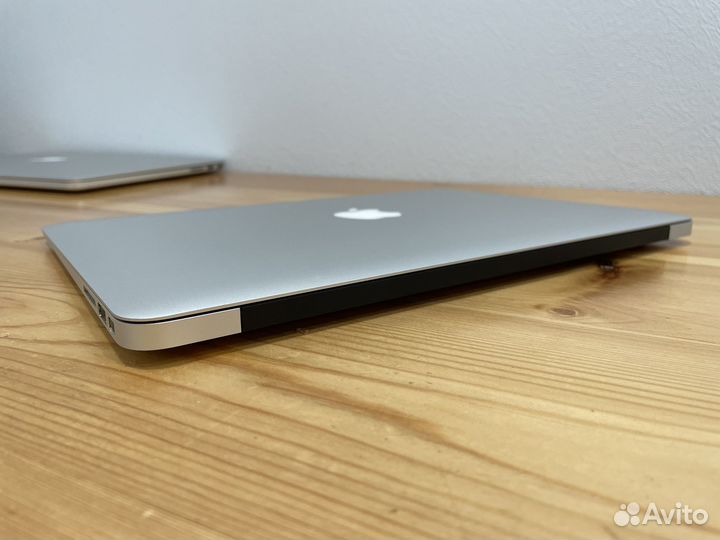 Macbook Air 13 (Early 2014)