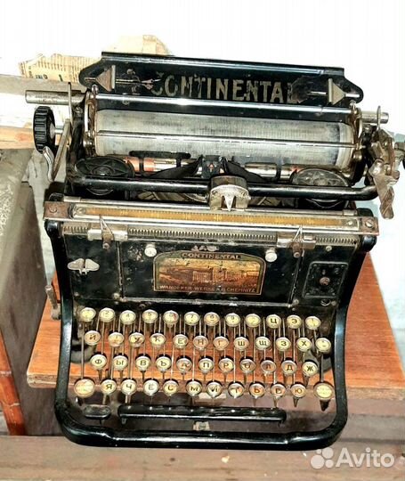 Старинная печатная машинка continental