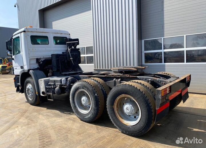 Pазбираем грузовик Mercedes-Benz Actros mpiii 2009