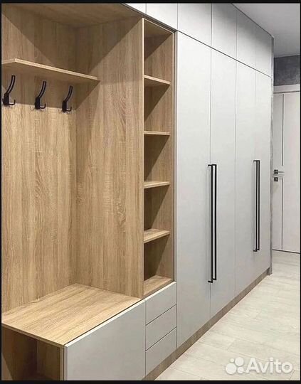 Шкаф в прихожую четырехдверный