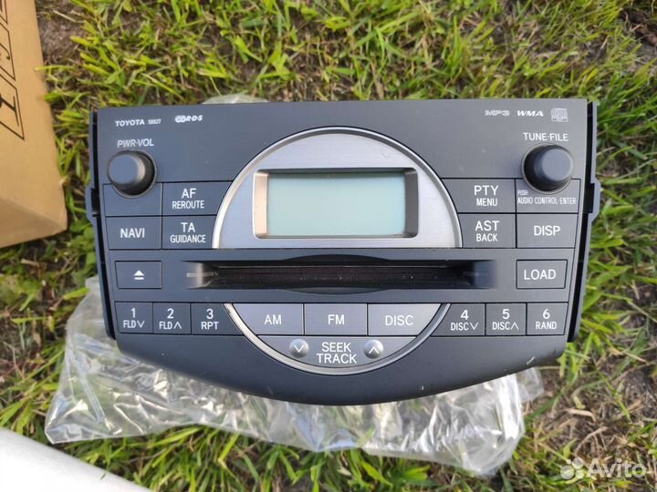 Штатная магнитола / шгу Toyota RAV4