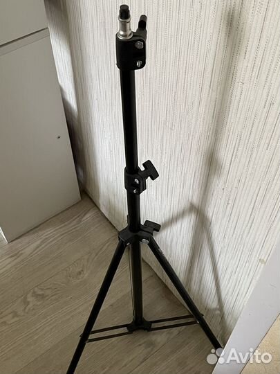 Штатив-трипод для фотоаппарата, кольцевой лампы