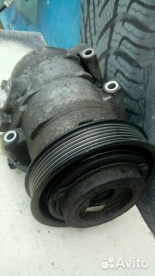 Компресор кондиционера на mazda MPV ll