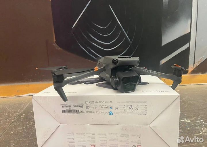 Квадрокоптер DJI Mavic 3 Cine Premium Combo