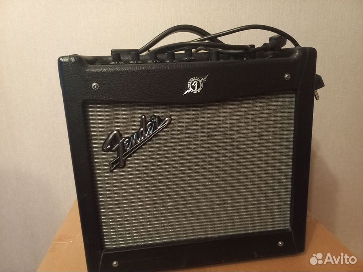 Гитарный комбоусилитель fender