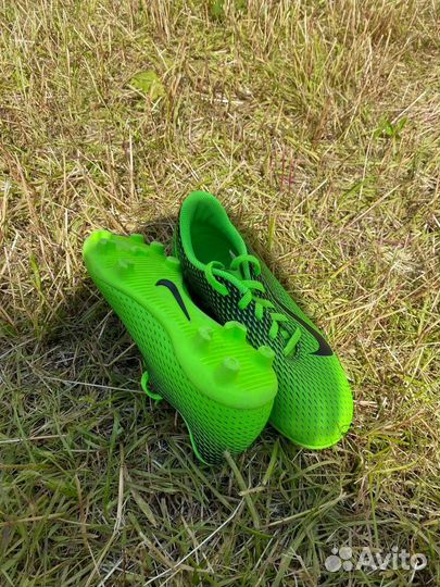 Футбольные бутсы nike, разм 33