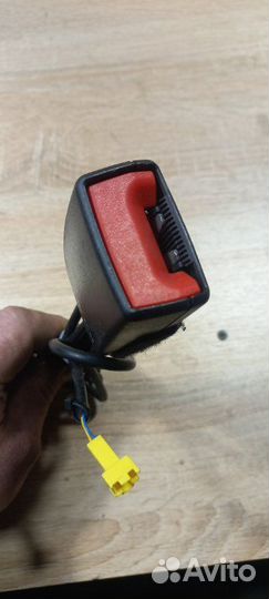 Замок ремня безопасности передний левый