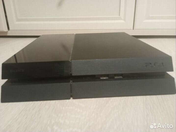 Sony playstation 4 с двумя джойстиками