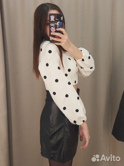 Четыре пакета женских вещей