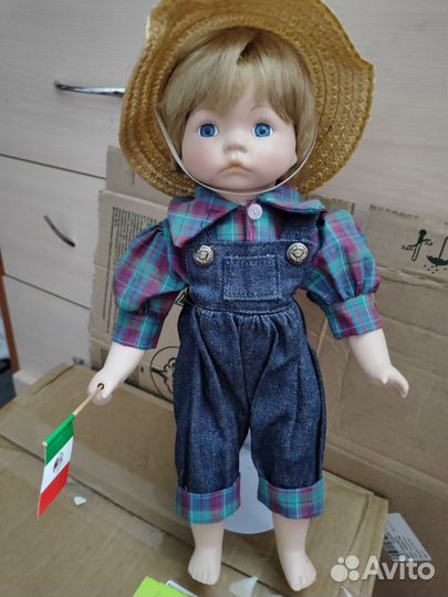 Кукла фарфоровая коллекционная