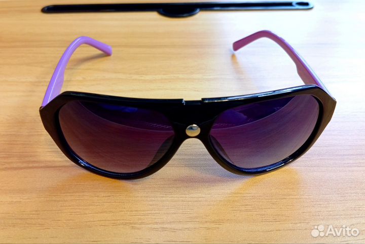 Очки солнцезащитные