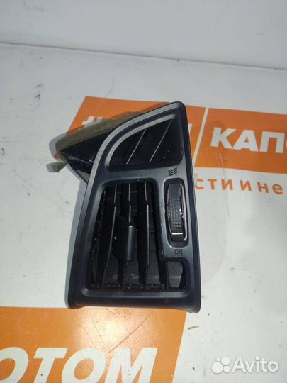 Дефлектор обдува салона правый Ford Kuga 2 2013