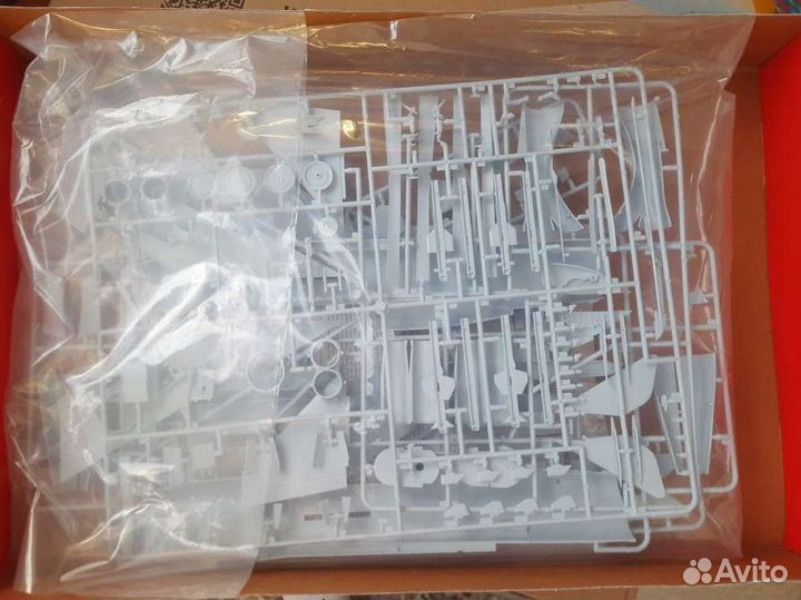 Сборная модель самолета 1 48