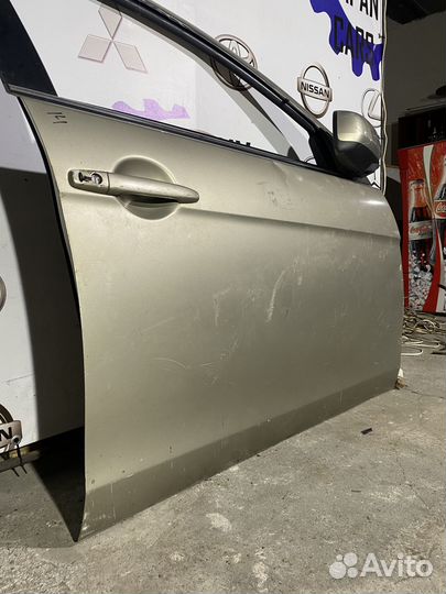 Передня правая дверь Lancer 10