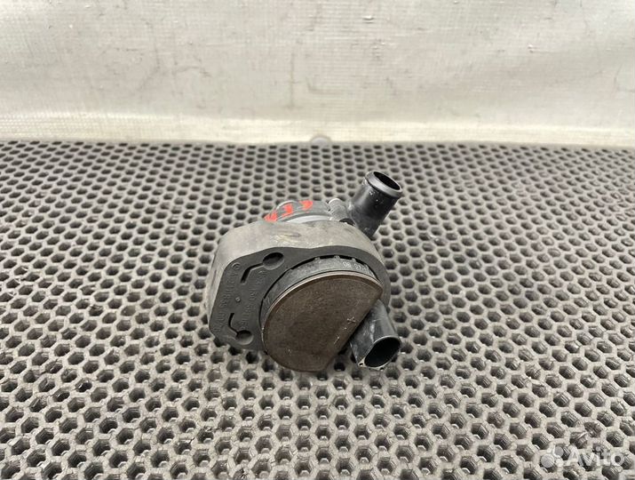 Насос водяной электрический Mercedes-Benz R-Class