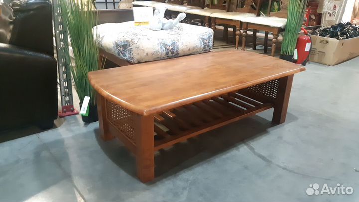Журнальный стол из массива дерева
