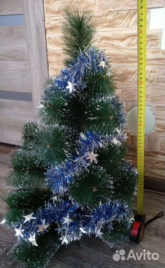 Ёлка искусственная и гирлянды