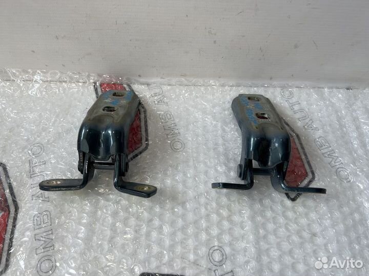 Петли передней двери Шевроле Круз