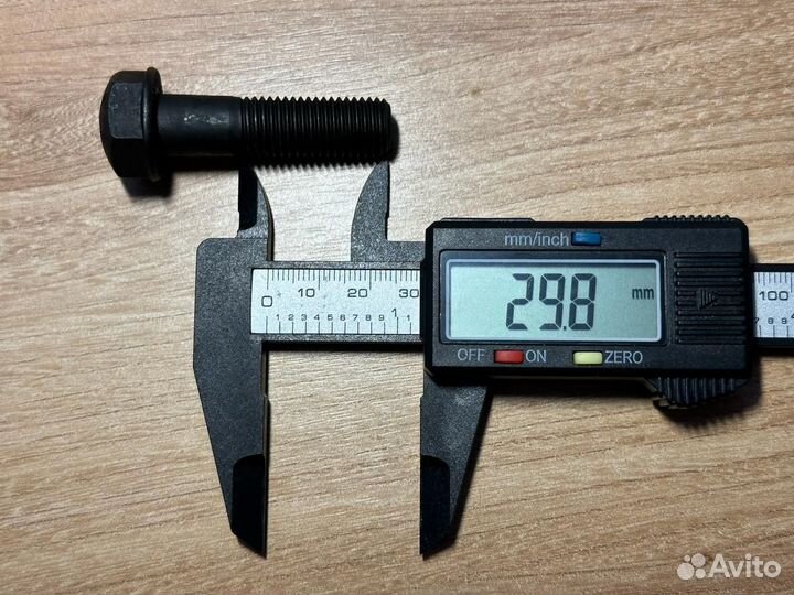 Болт и Гайка на траки асфальтоукладчика М12