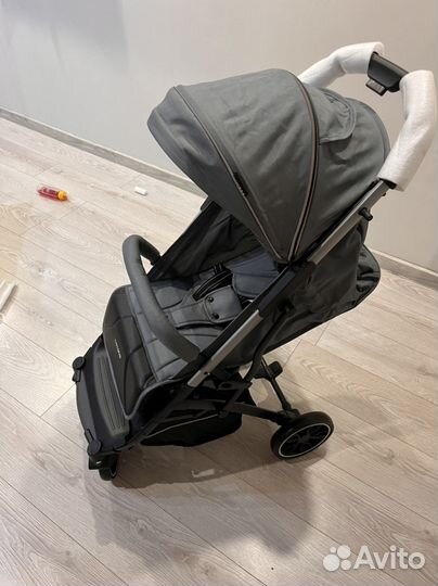 Коляска прогулочная