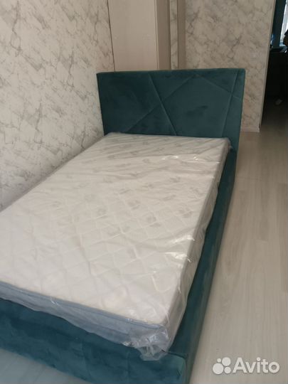 Интерьерная кровать