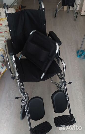 Инвалидная коляска с подголовником