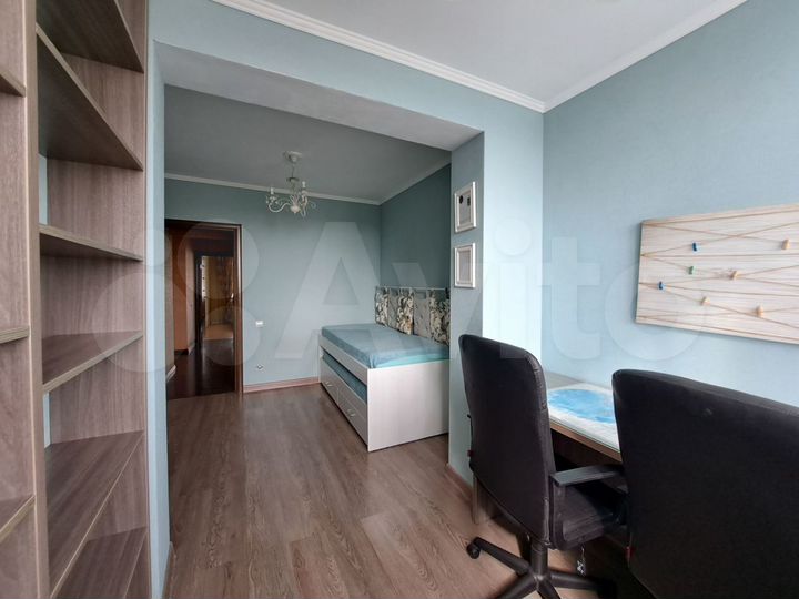 4-к. квартира, 86 м², 8/10 эт.