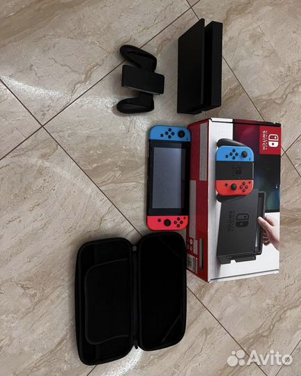 Приставка Nintendo Switch и чехол (синий )