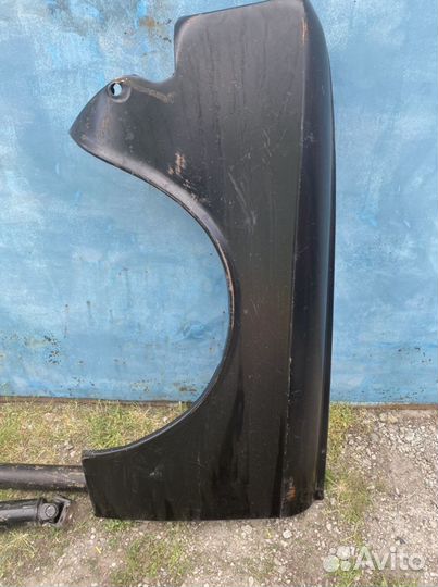 Крыло переднее левое москвич 2140
