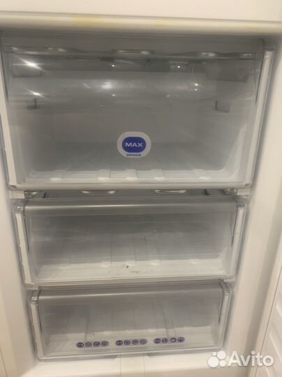 Холодильник whirpool