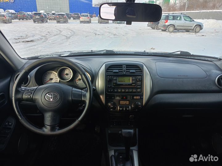 Toyota RAV4 2.0 AT, 2004, 355 000 км