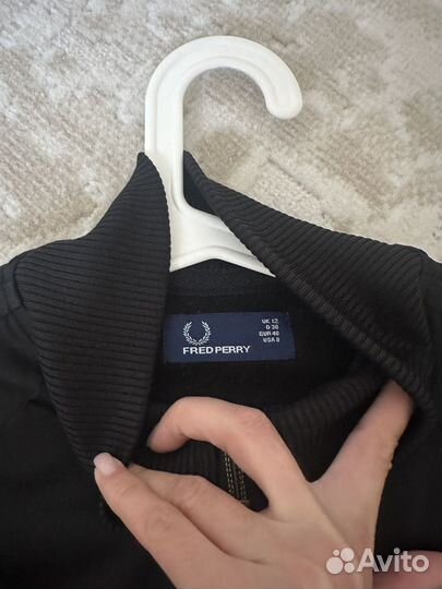 Олимпийка Fred Perry Женская M/L