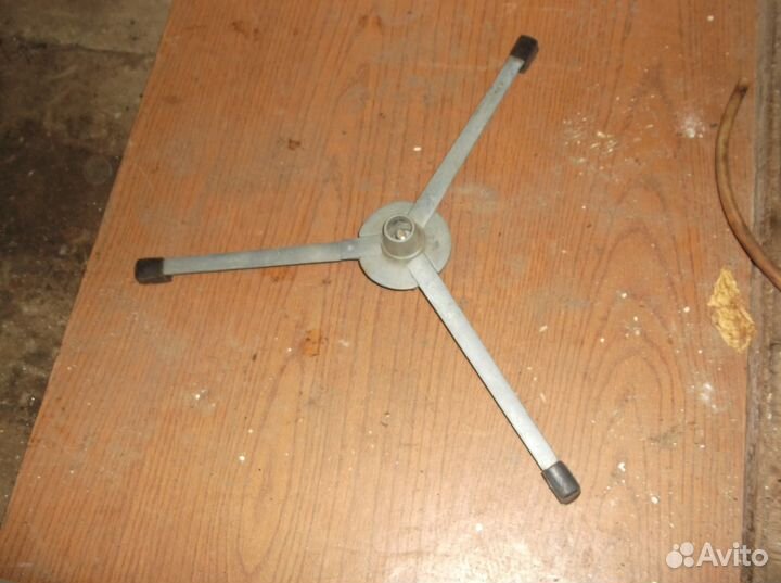 Подставка тринога складная