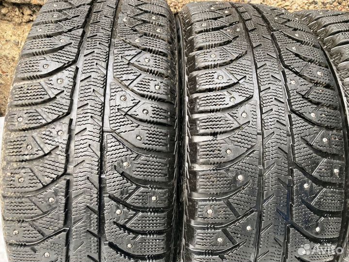 Bridgestone Ice Cruiser 7000 205/55 R16