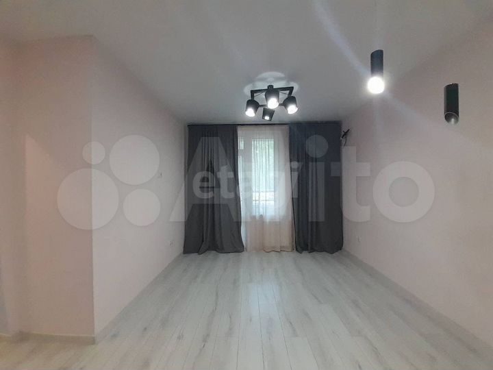 2-к. квартира, 54 м², 1/16 эт.