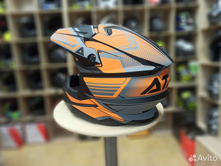 Кроссовый шлем