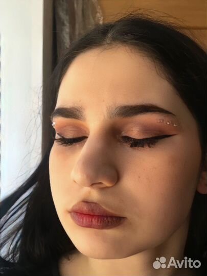 Укладка и макияж на дому