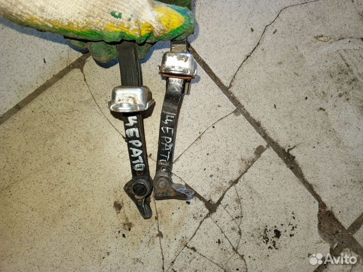 Ограничитель двери kia Церато 2