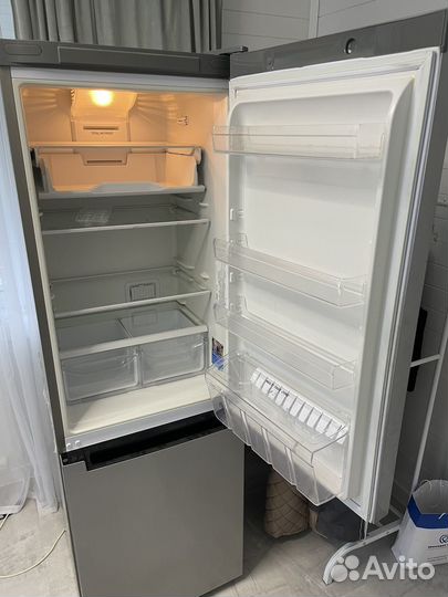 Холодильник Indesit DF5181XM