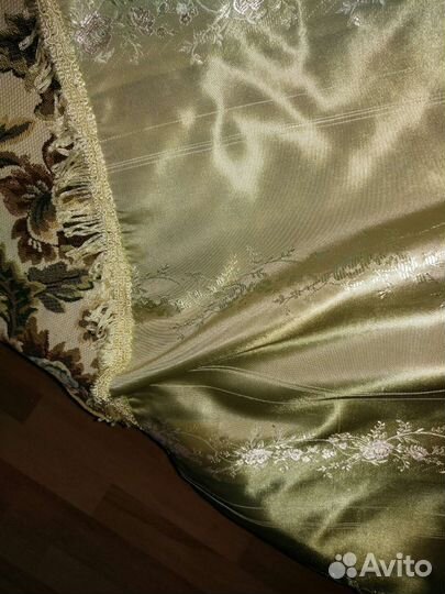 Скатерть из парчи шириной 1м, длиной 2,8м