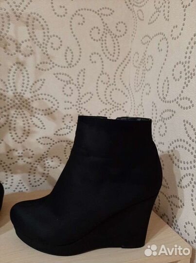 Продаются осенние ботиночки