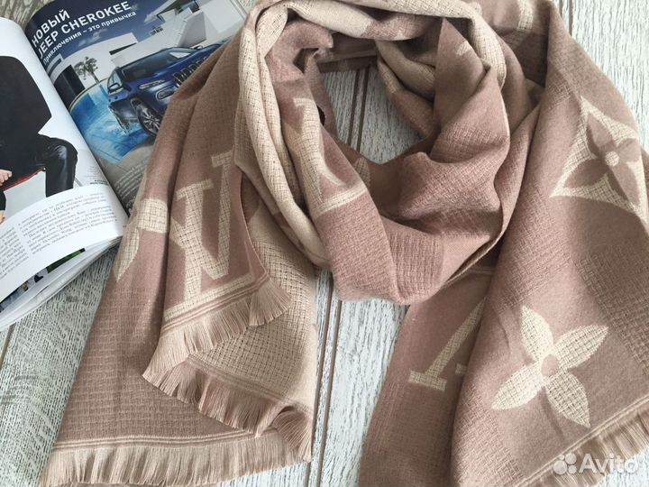 Коричнево-бежевый кашемировый палантин LV