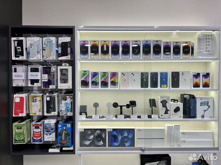 Чехол Guess на AirPods