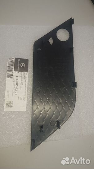 Накладка переднего бампера правая A1668854222