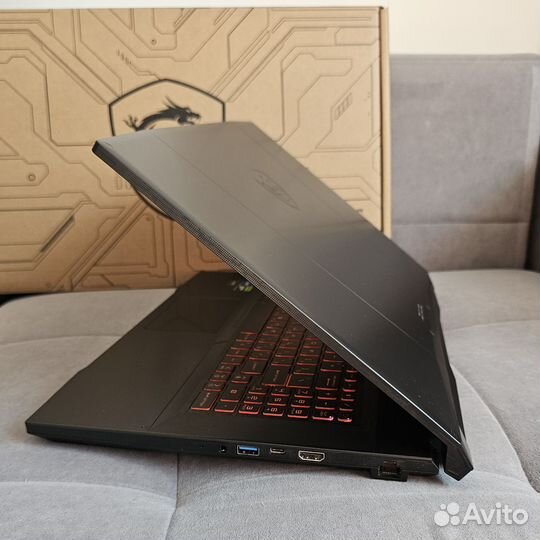 Игровой ноутбук MSI 17,3 / RTX3050 + 16 + 512
