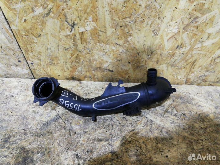 Патрубок интеркулера Volkswagen Golf 3 1996