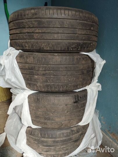 Yokohama BluEarth-A 235/45 R17 93W